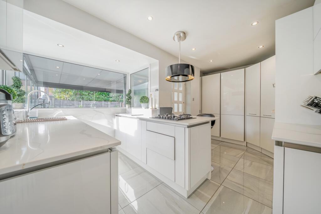 1372250-3-68ff751b512e1