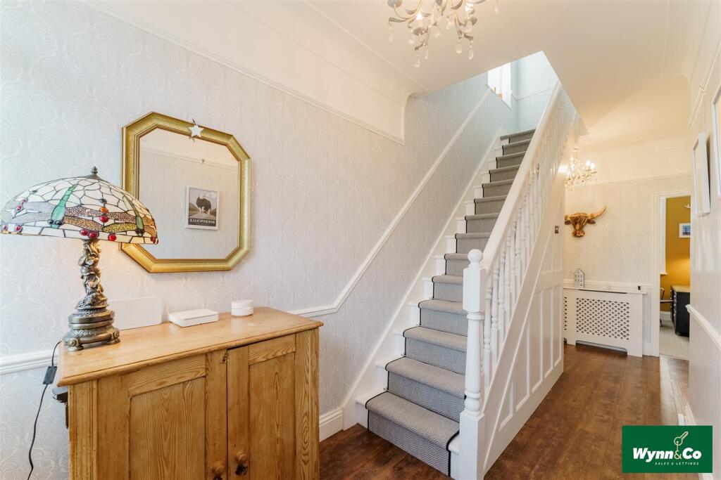 7 SALISBURY AVENUE-1041L.jpg