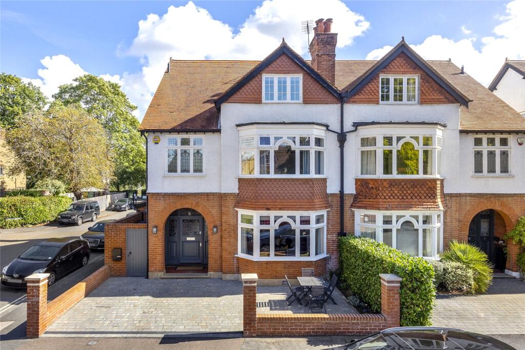 Curzon Road, Weybridge, Surrey, KT13