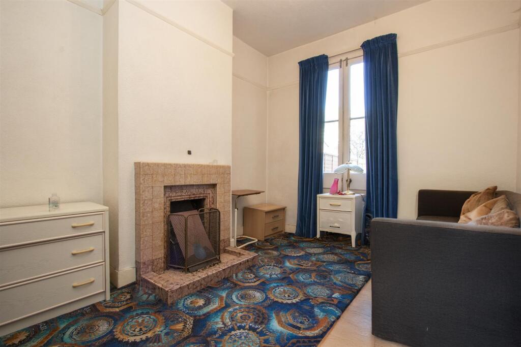 40 Chestnut Grove London SW12 8JB reception 2 enha
