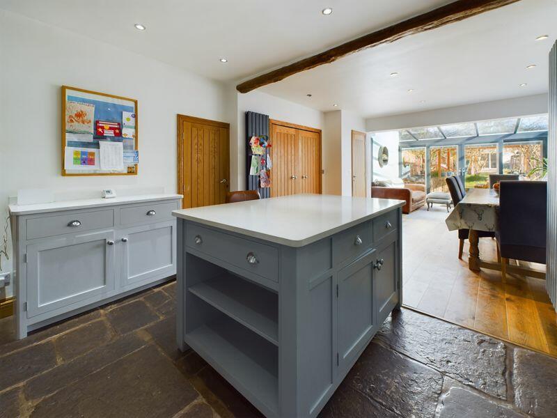 Kitchen/Dining Area