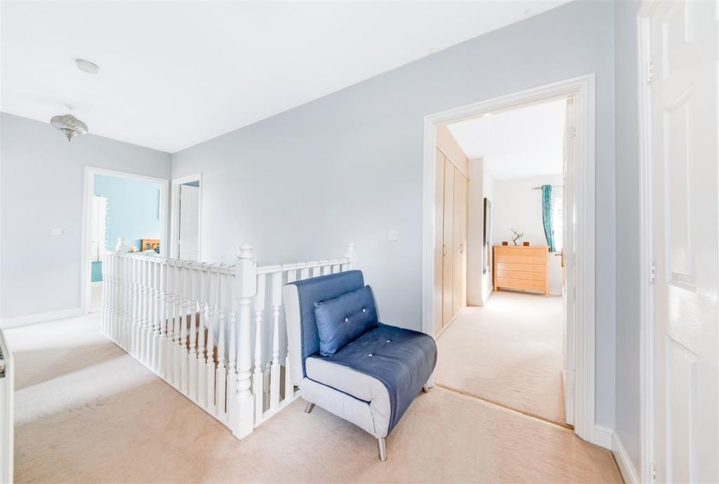 FIRST FLOOR LANDING