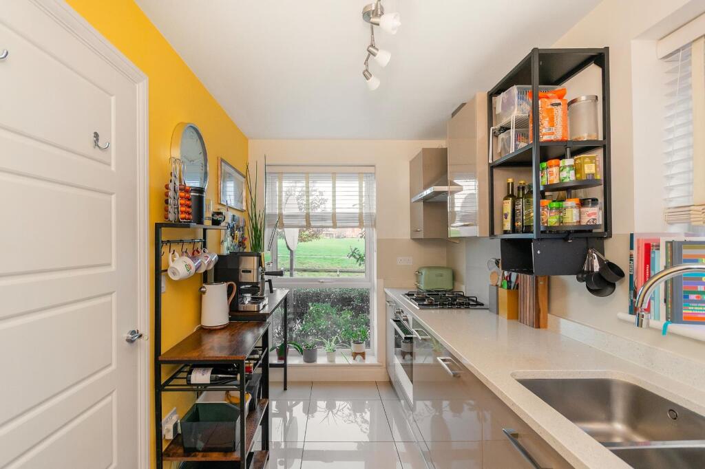 0M8RFP - Kitchen C.jpg