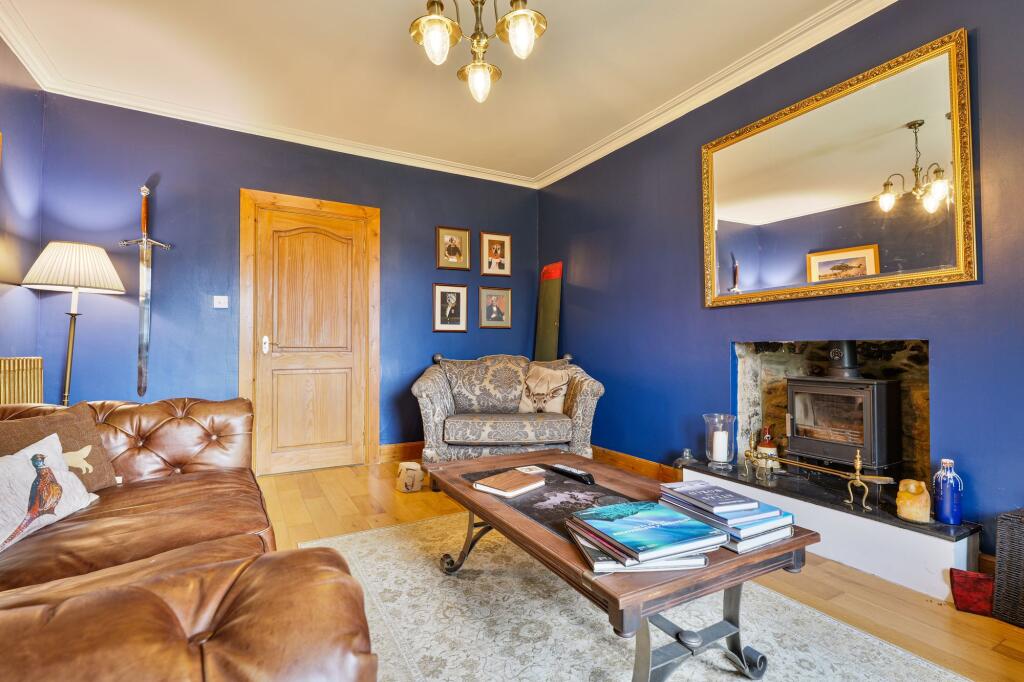 Sitting Room/Bedroom 4
