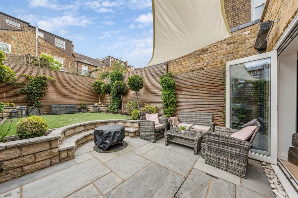 Alkerden Road, W4 - FOR SALE