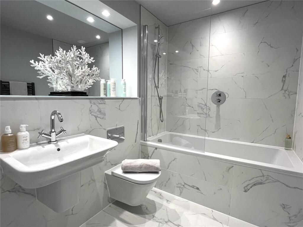 Show Apartment