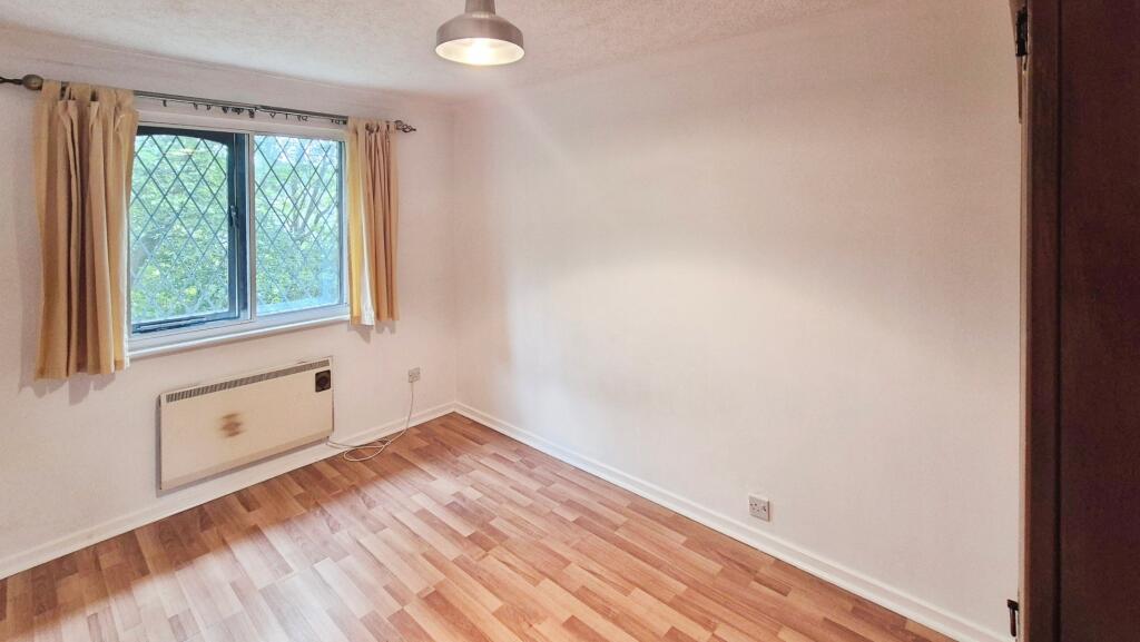 pbox-bedroom-346370.jpg