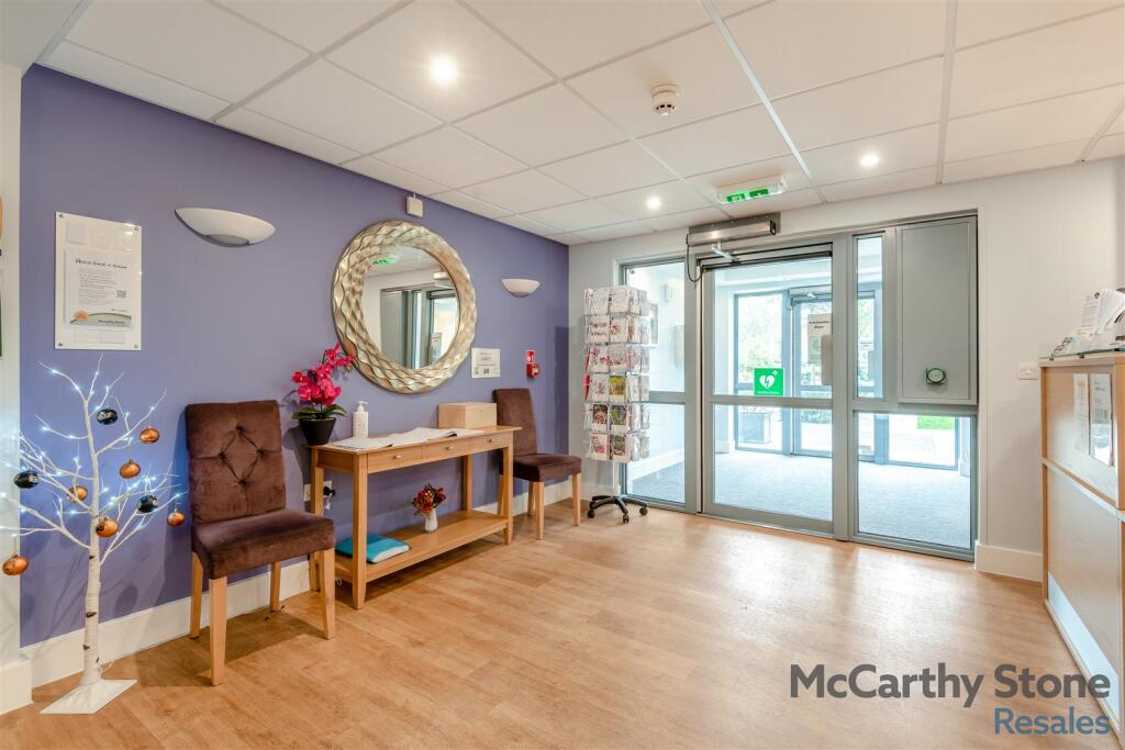 8667784-interior15.jpg