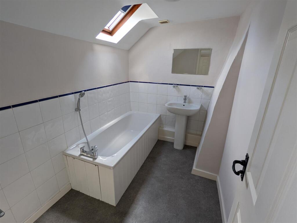 En Suite Bathroom