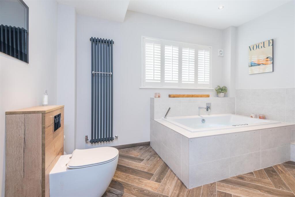 Bathroom 1 - image 2.jpg
