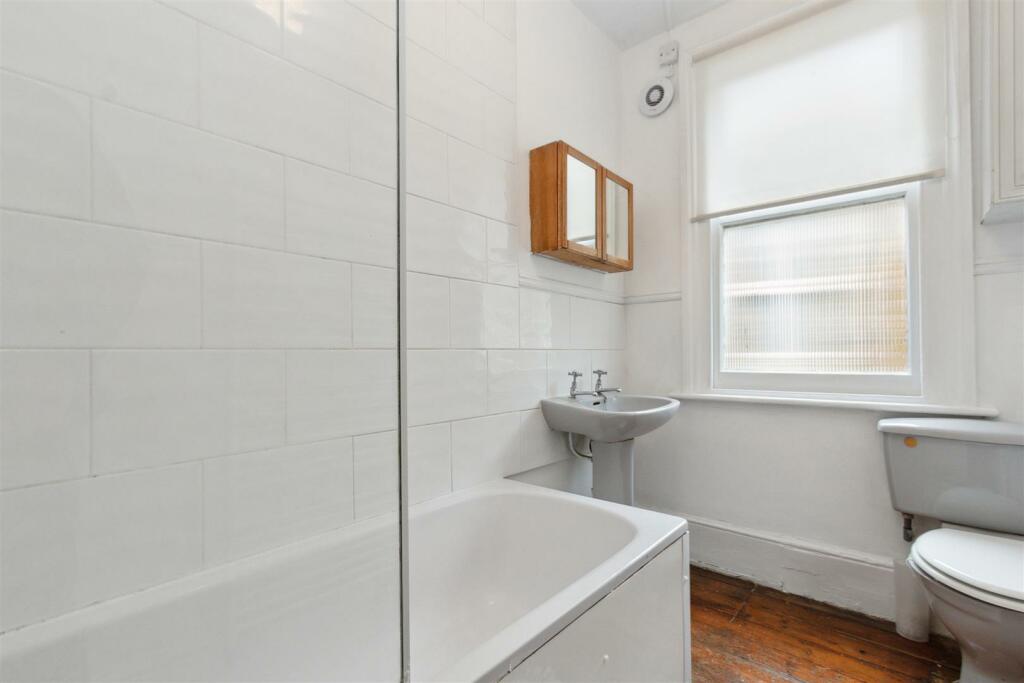 51a Tunley Road SW17 7QH bathroom.jpg