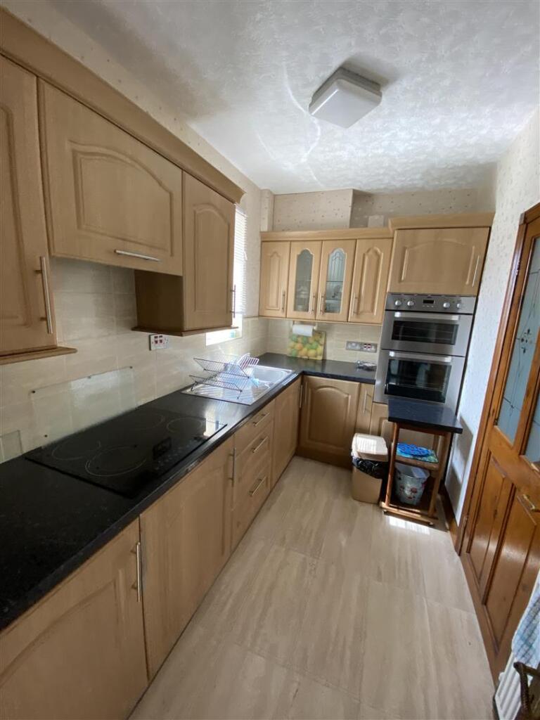 Kitchen: