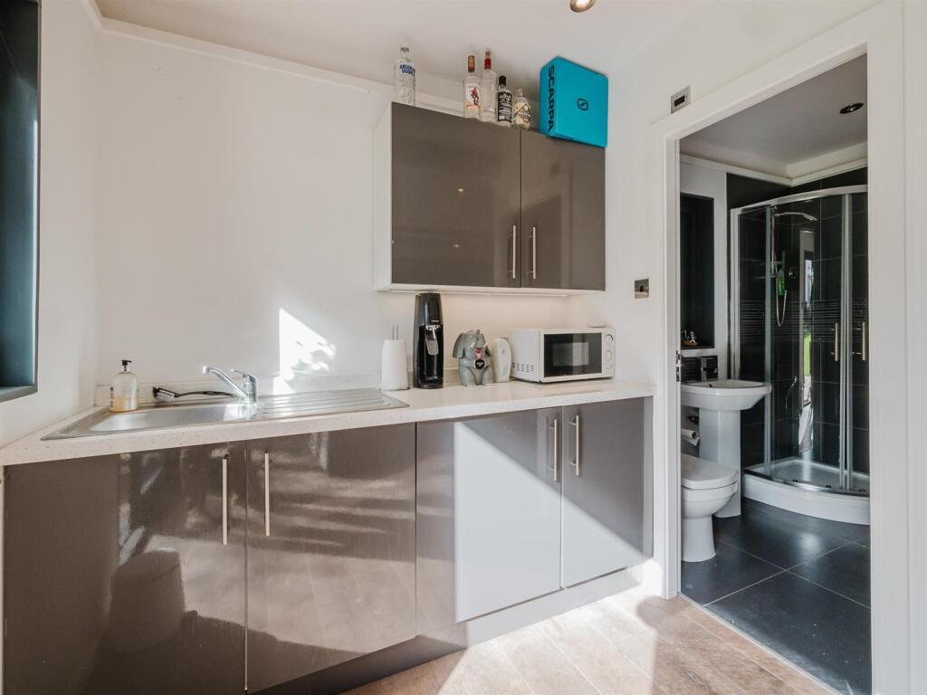 Garden Room Guest Suite