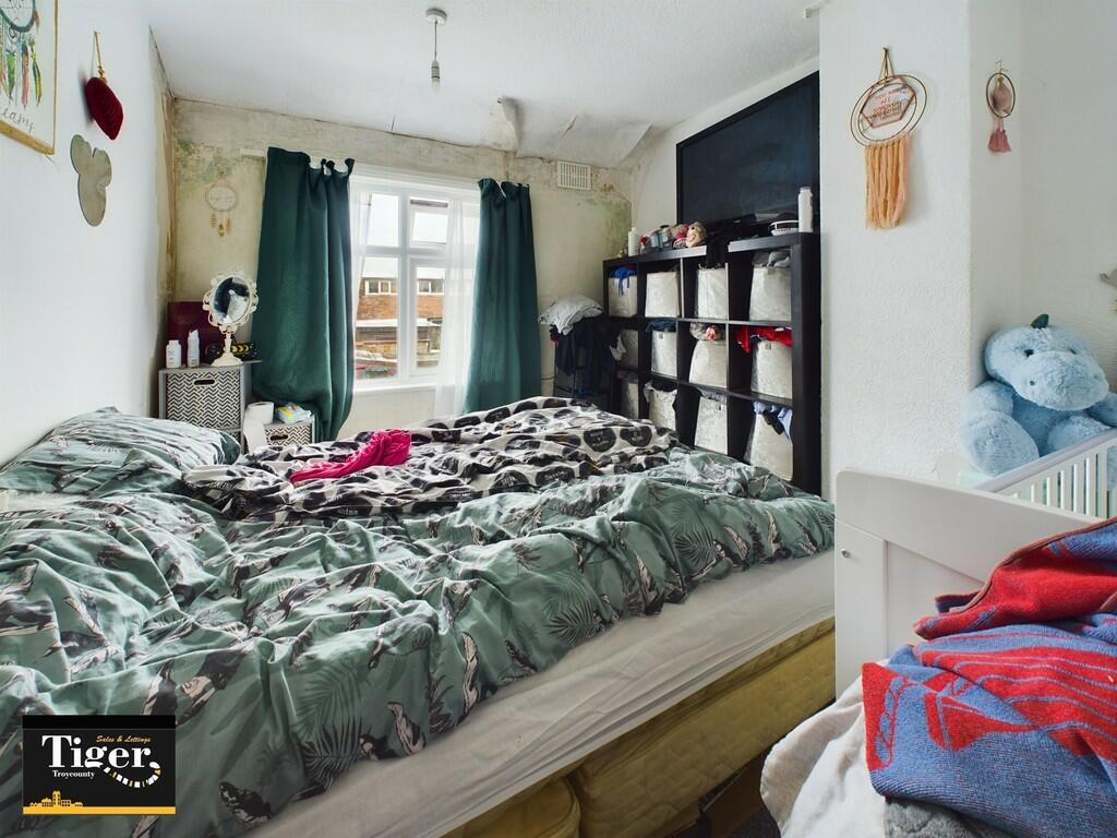 CAM02176G0-PR0303...