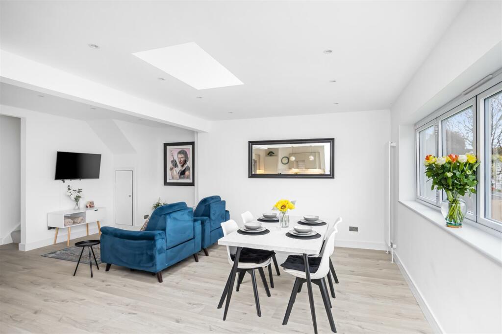 Kitchen/Lounge/Dining Room