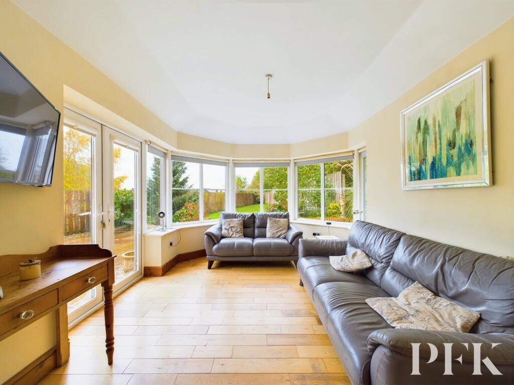 Open Plan Dining Kitchen &amp; Sunroom