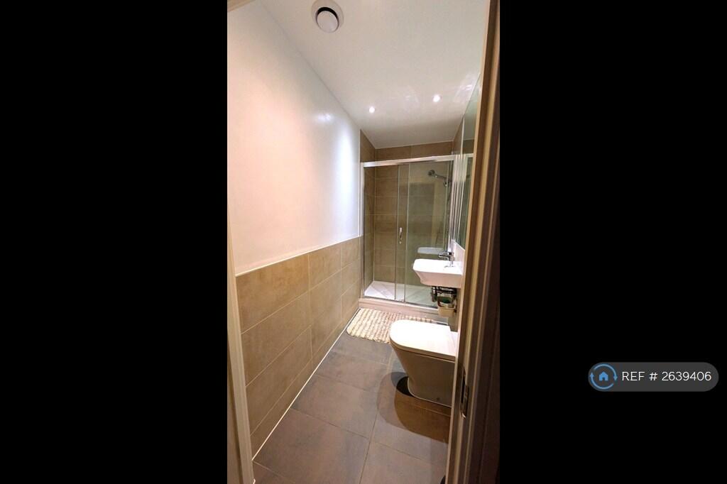 Shower &amp; Wc Main-Area