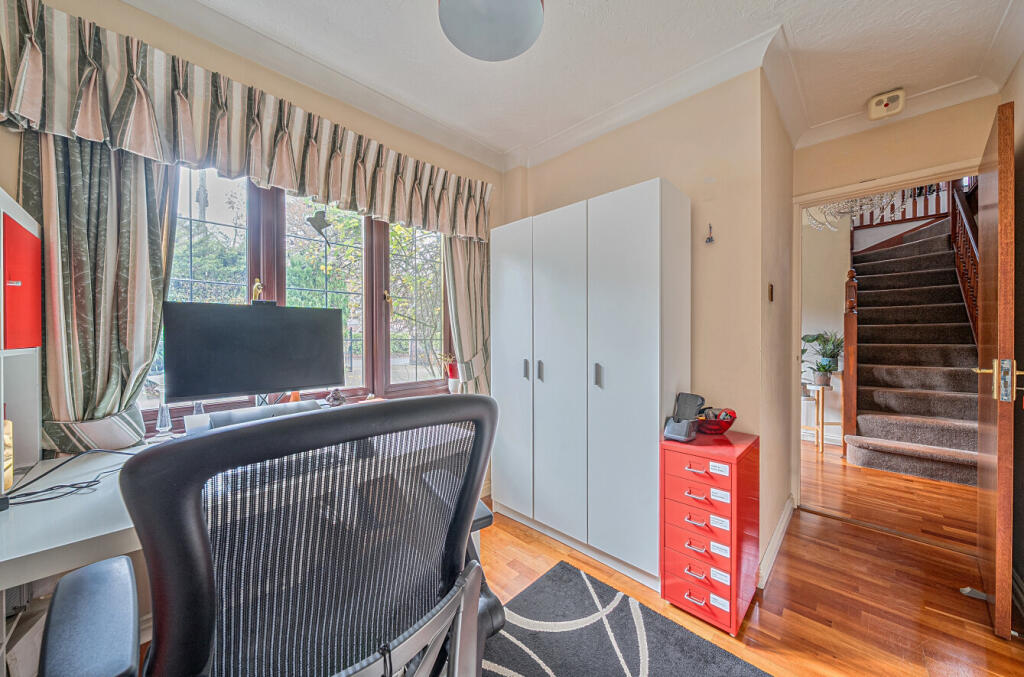 1384332-10-6936f5...