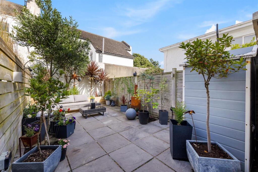 Flat 1, 47 Westbourne Villas Full Res-14.jpg