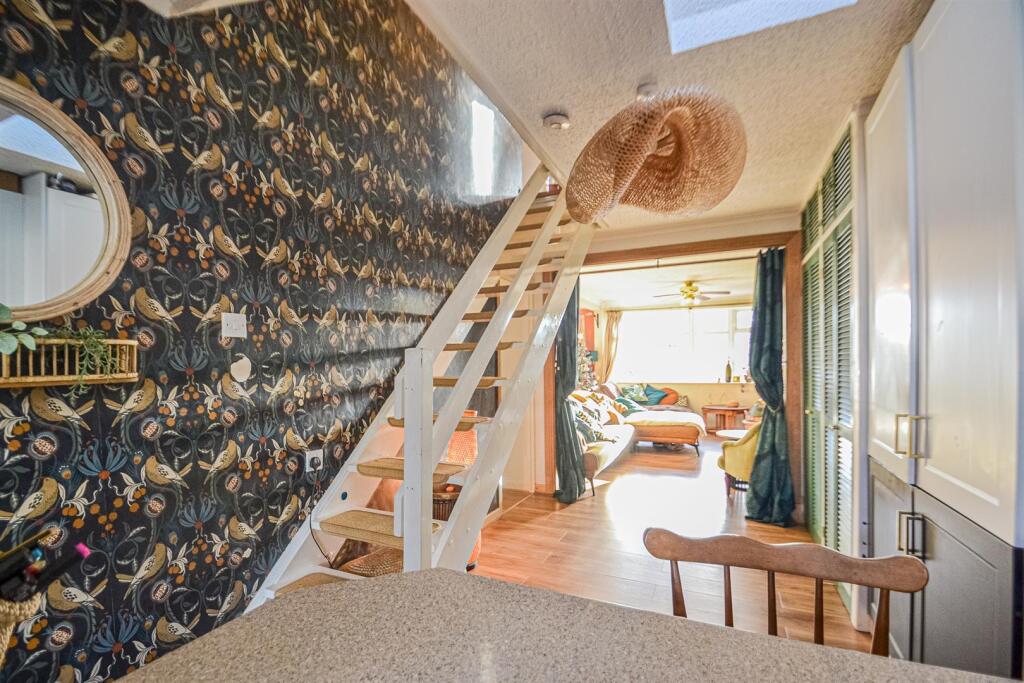 Gainsborough Road, Warrington, WA4