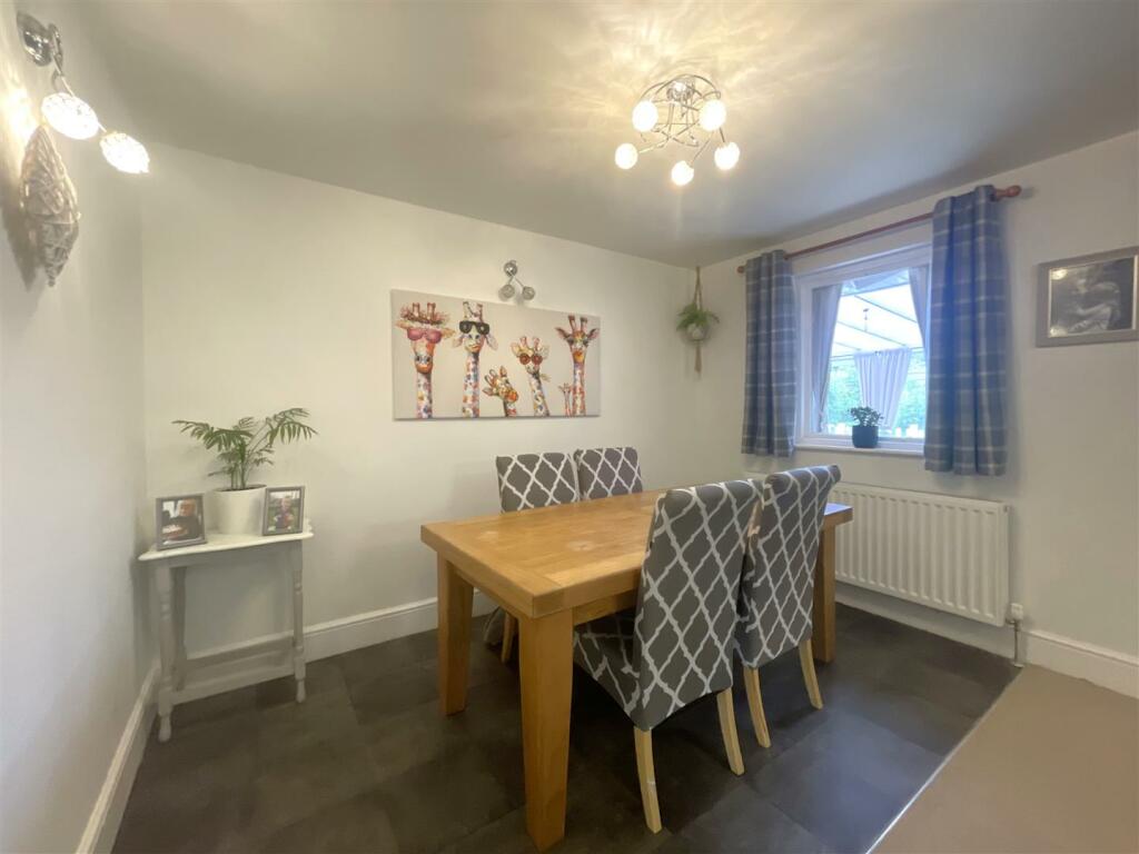 Dining Area.jpg
