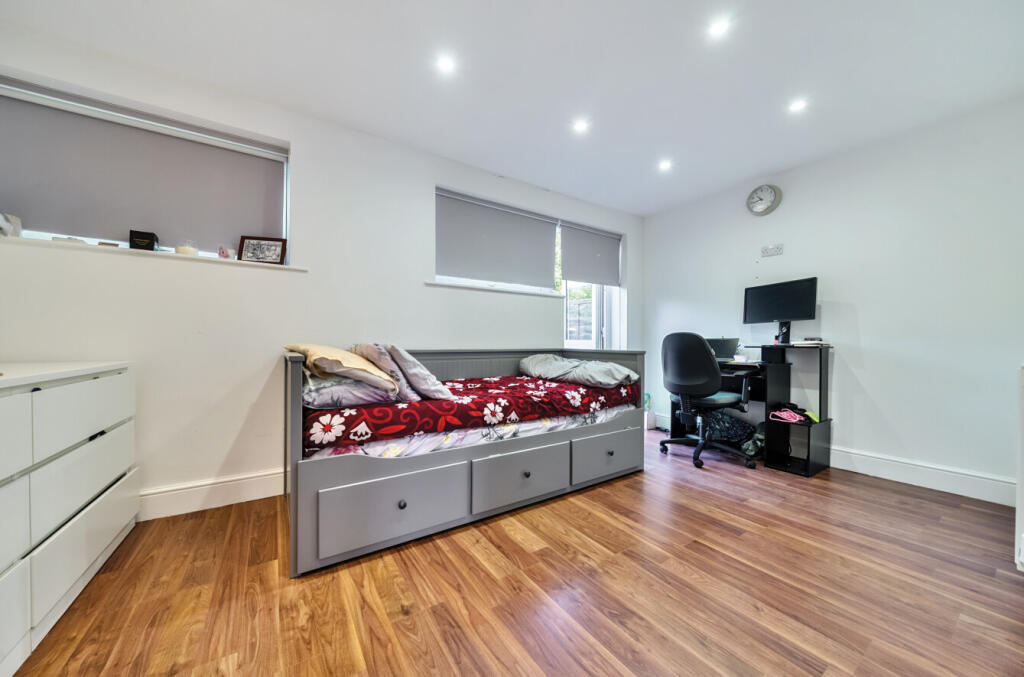 1312661-21-685582...