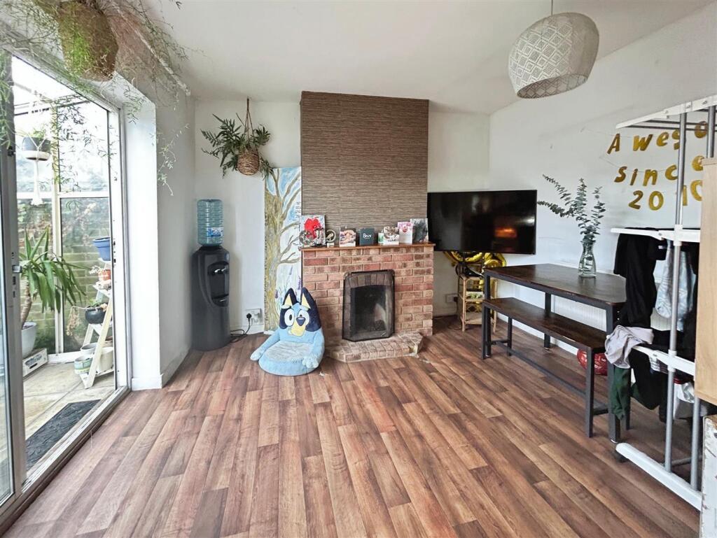 9a405d09-1-48C1-BBD1-56D96023809F-4598-000000A45F2