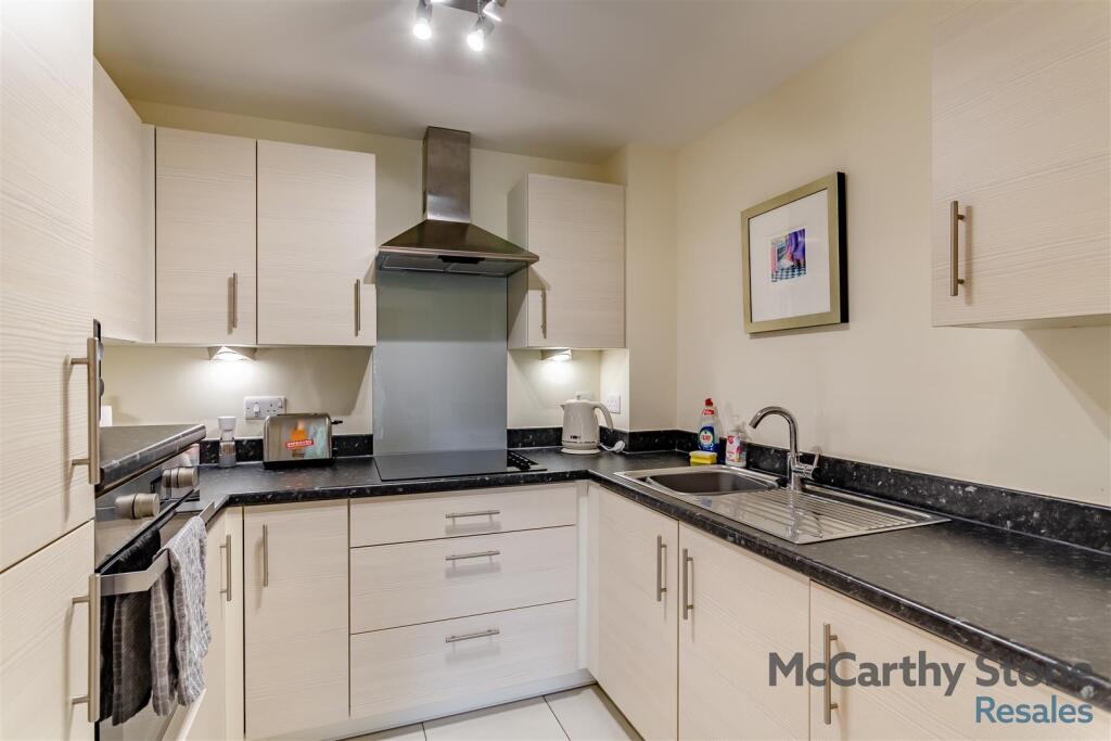 8651623-interior09.jpg