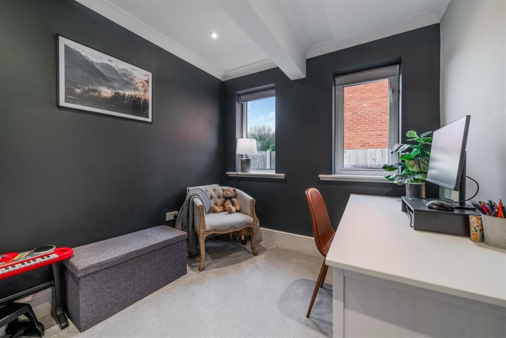 Bedroom 4.jpg