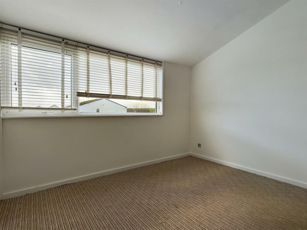 Rear Bedroom