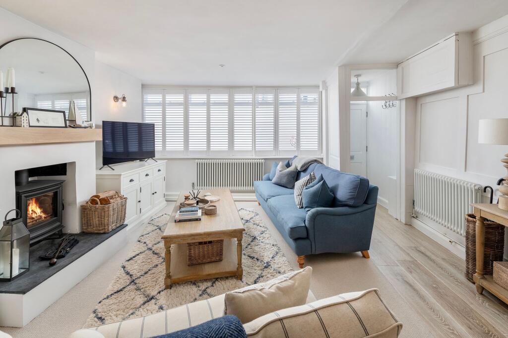 The Old Bakery, Clarence St, Dartmouth - Living Room