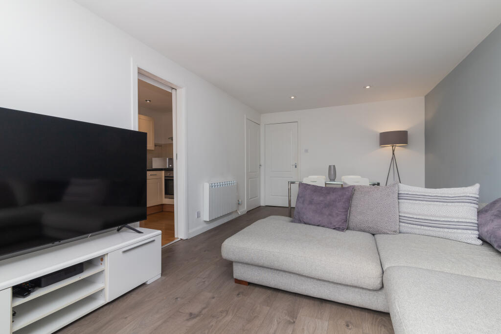 Lounge to Dining