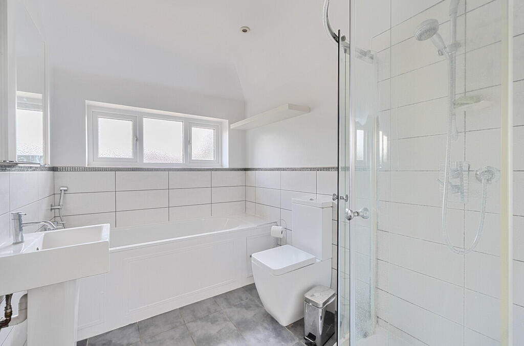 1333982-18-68ad8a...