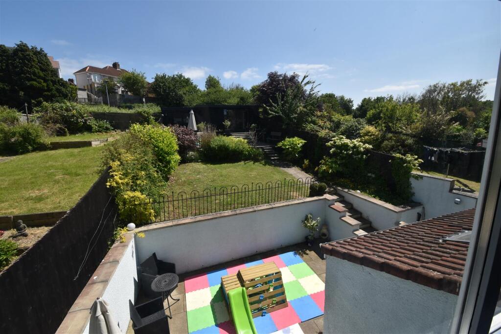 Views To rear Garden.JPG