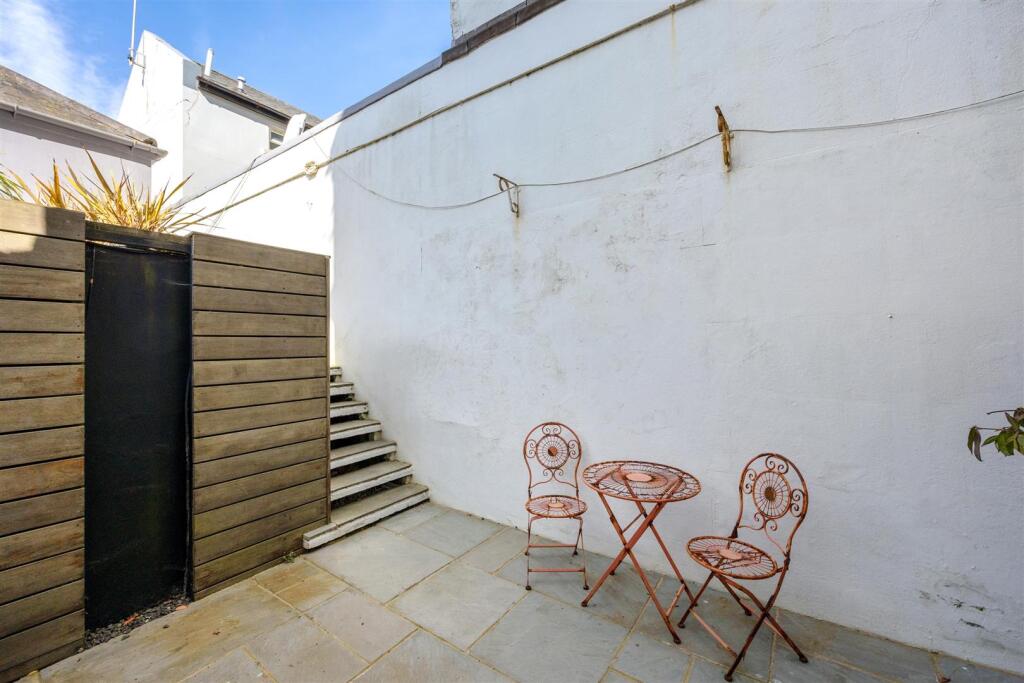 Brunswick Street West, 38b-020.jpg