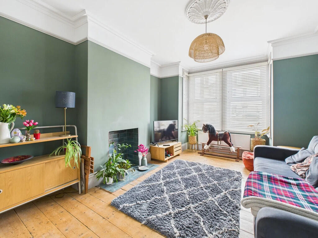 CAM04938G0-PR0092...