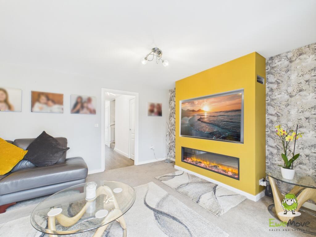 EweMove Estate Agents Basingstoke - Longwood Copse