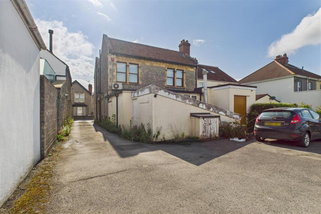 Wellsway House, 9, Wellsway Keynsham, B A N E S, B
