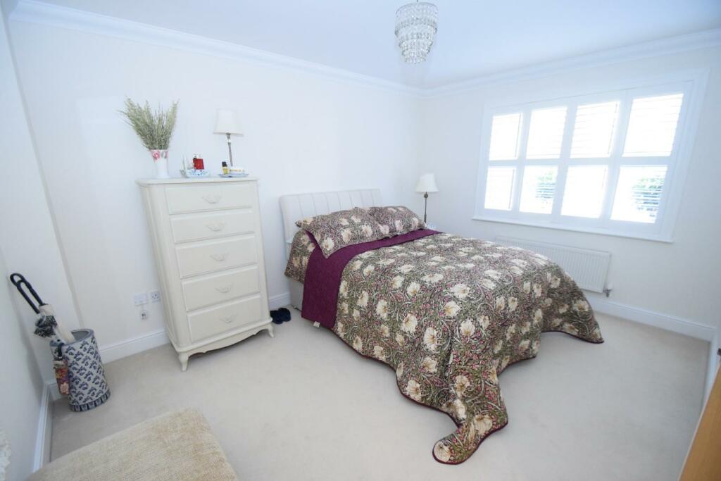 3 Arundel Place bed.JPG