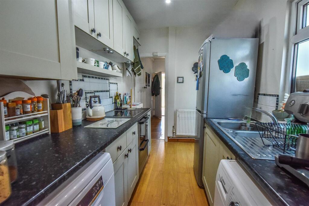 CP4_4647 kitchen.jpg