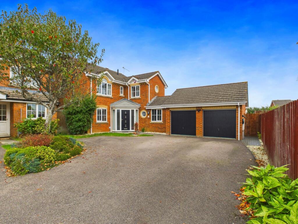 CAM04922G0-PR0069-STILL002