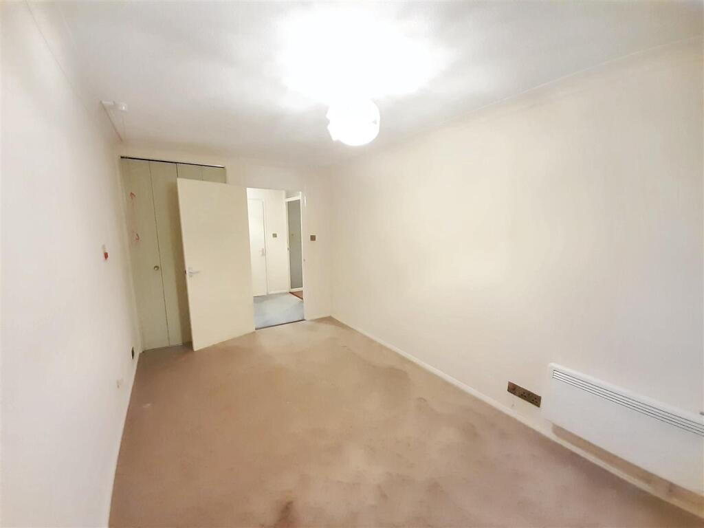 Bedroom 1 new.jpg