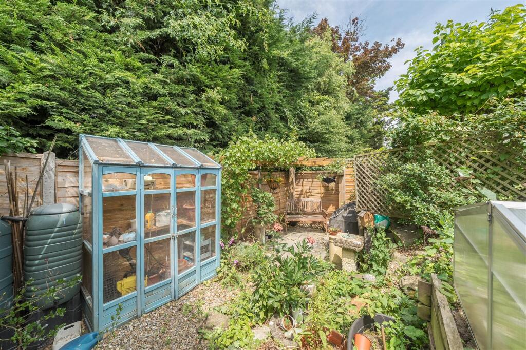 4 Old Oak Drive, Silverstone (4).jpg