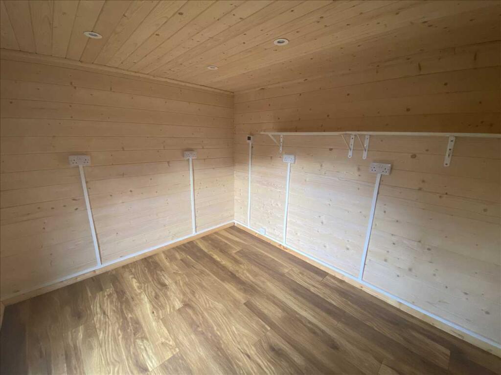GARDEN ROOM