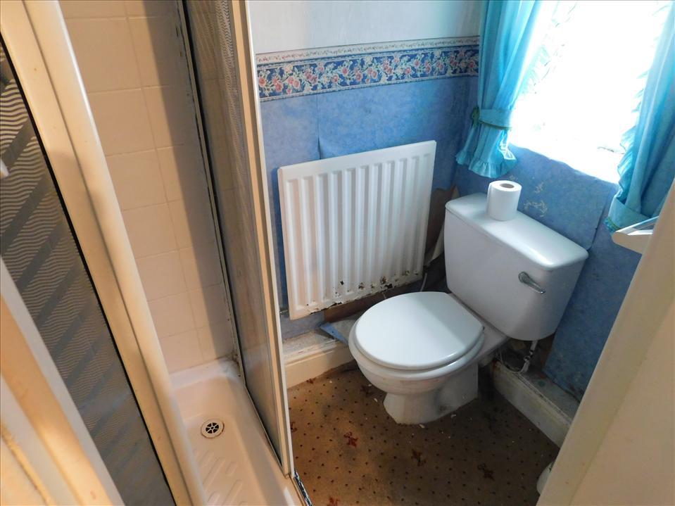 GROUND FLOOR SHOWER ROOM