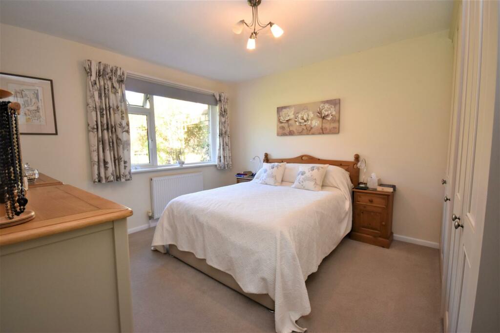 Master Bedroom.JPG