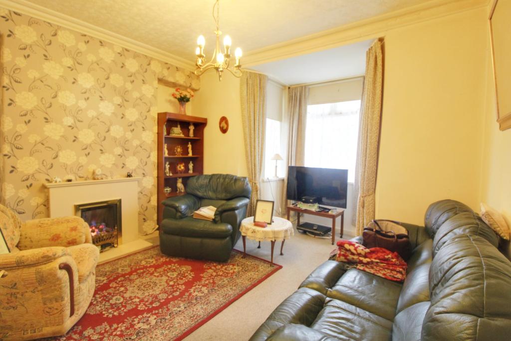 Upton Lounge