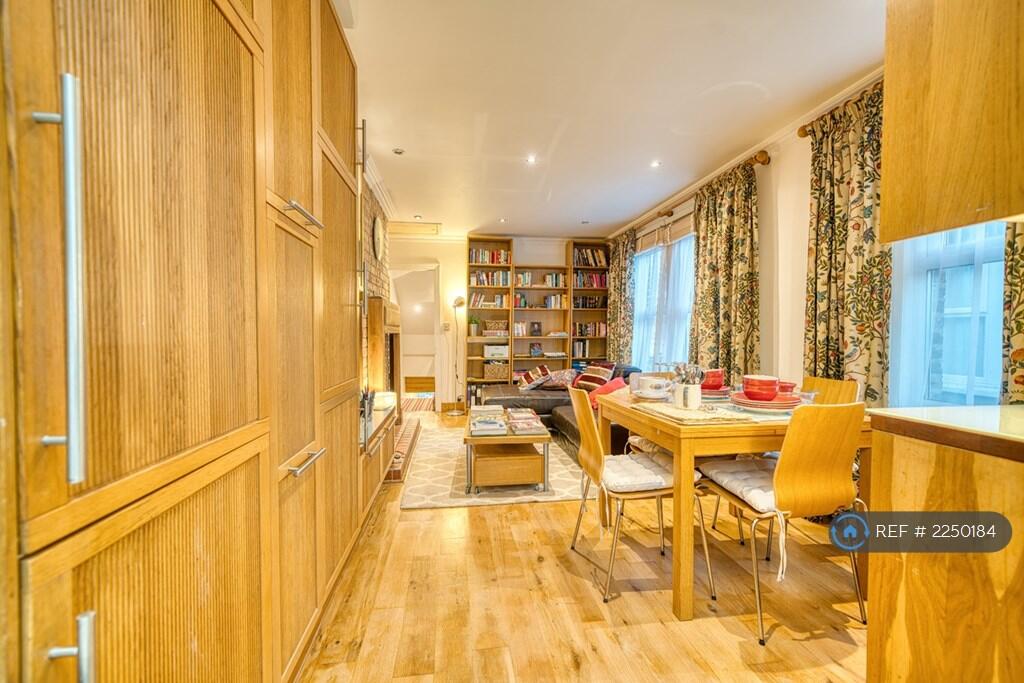 Living Room / Dinning Room 
