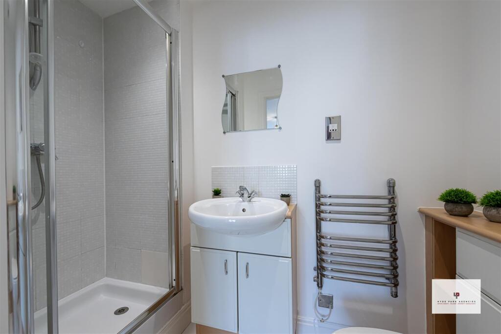 Regents Park Road 10@208-017 HR - HPA.jpg