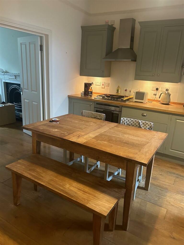 kitchen 2.jpg
